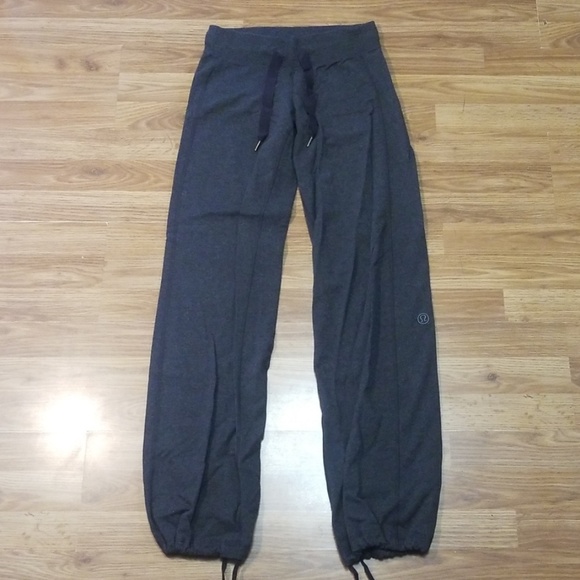 lululemon athletica Pants - 4-6 lululemon joggers lululemon athletica Pants - 4-6 lululemon joggers